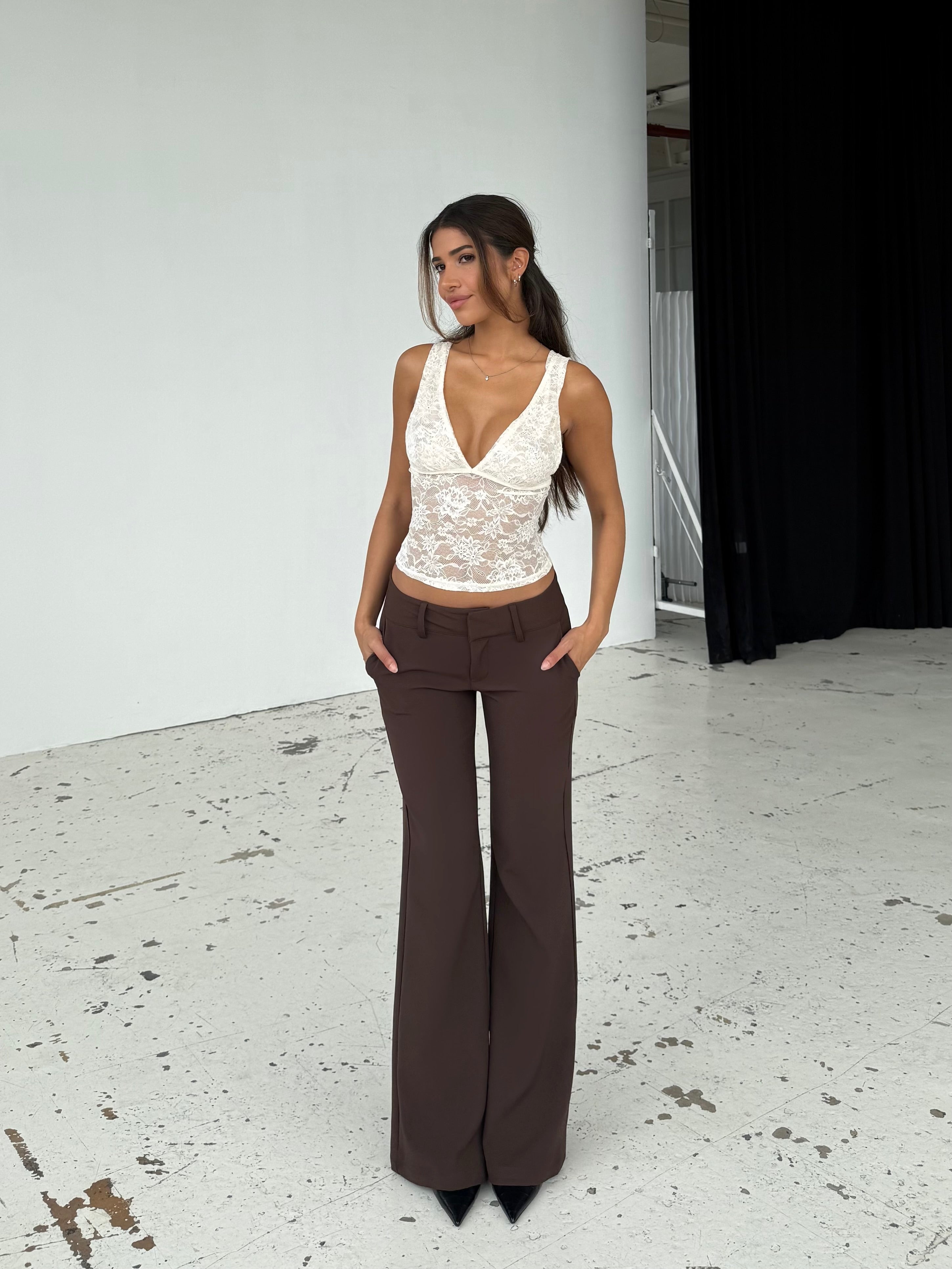 Livia low waist bukser - mørk brun