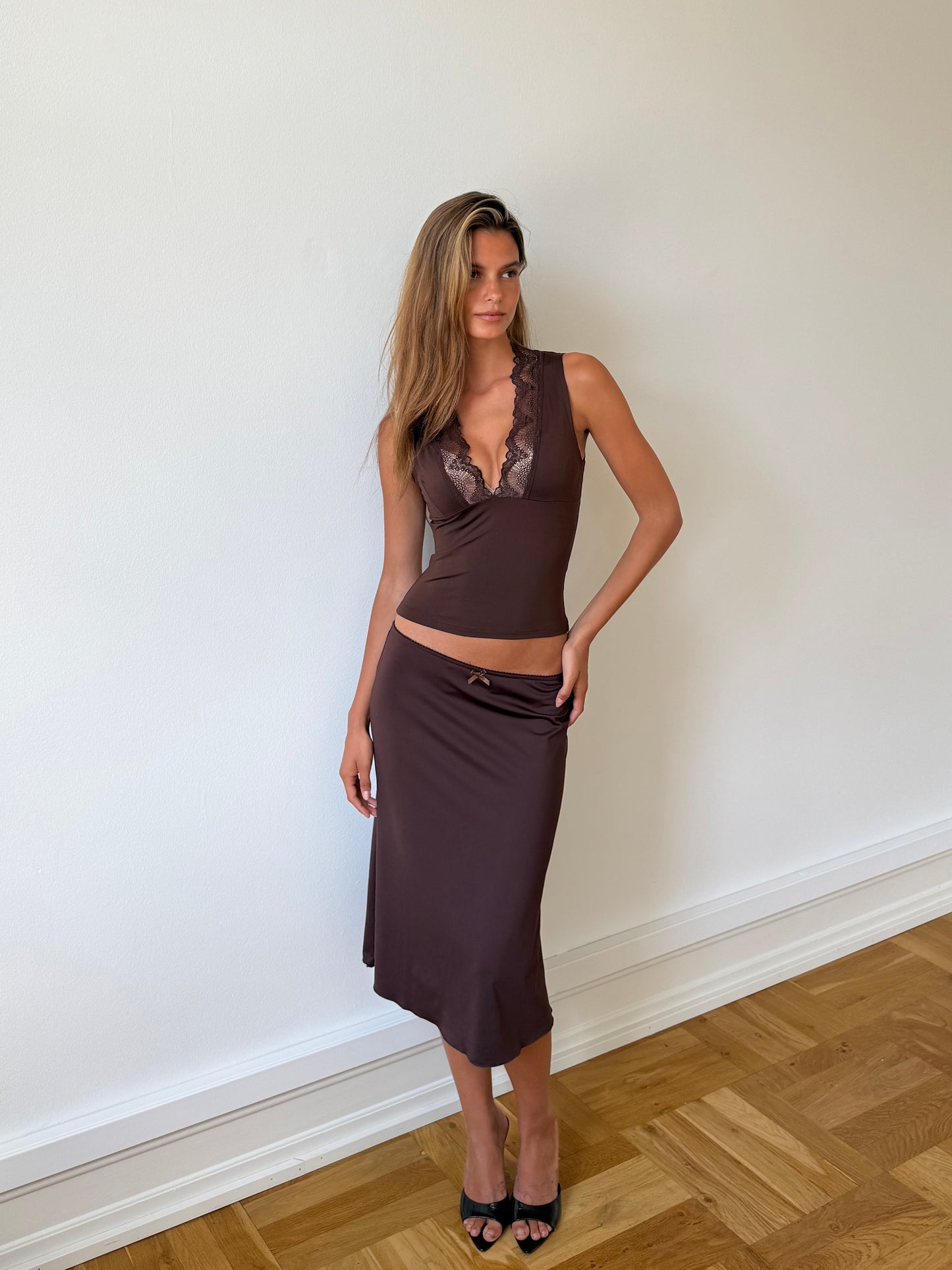 Lucia basic lace top - mørk brun