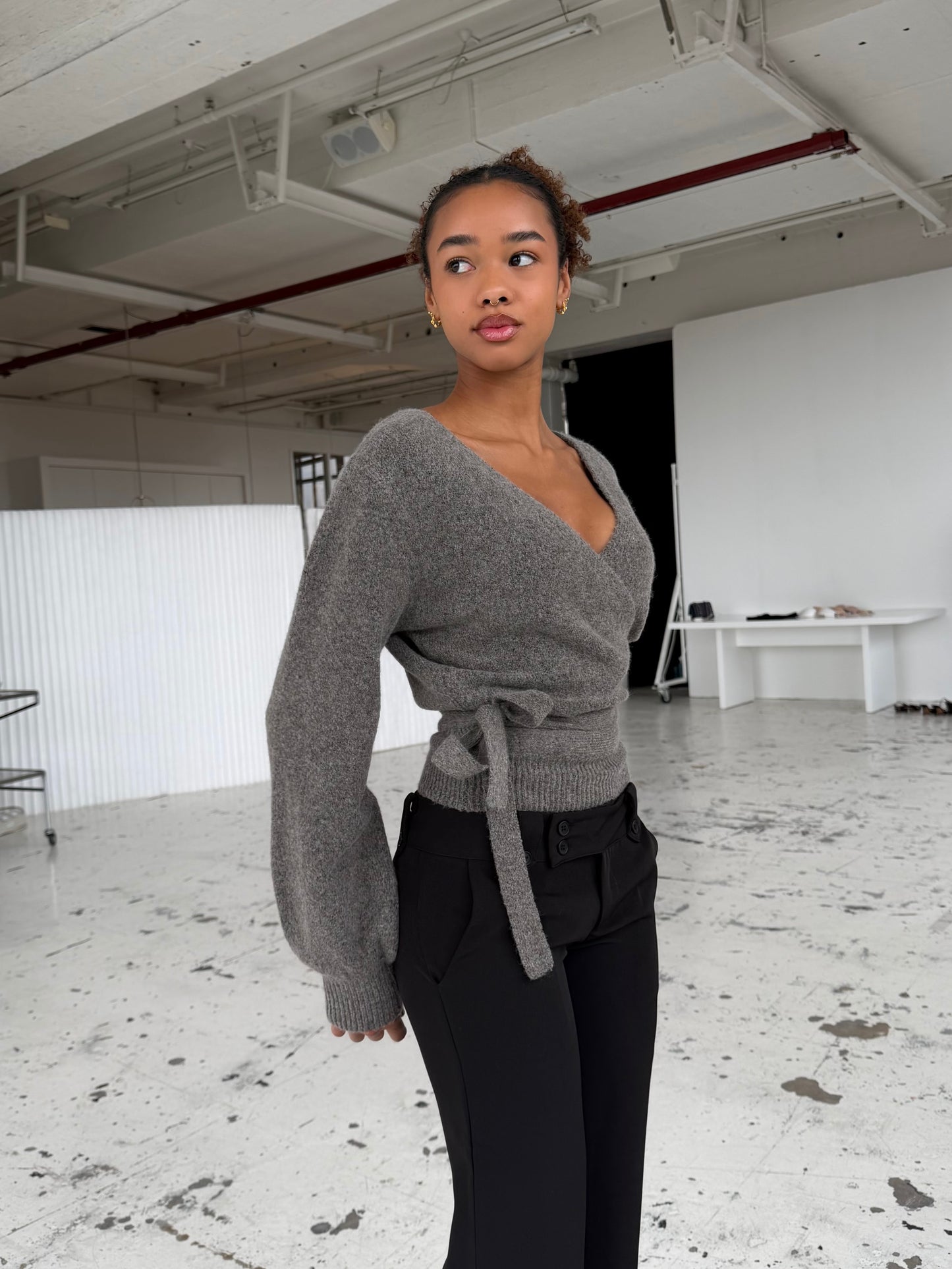 Wool blend wrap cardigan - lys grå/brun (forudbestilling)