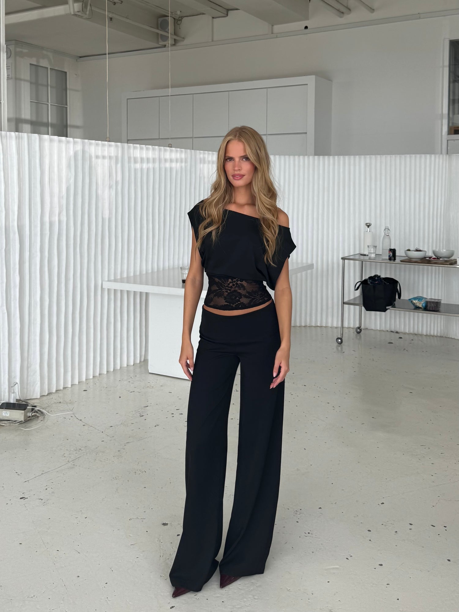 Hera basic lace top - sort