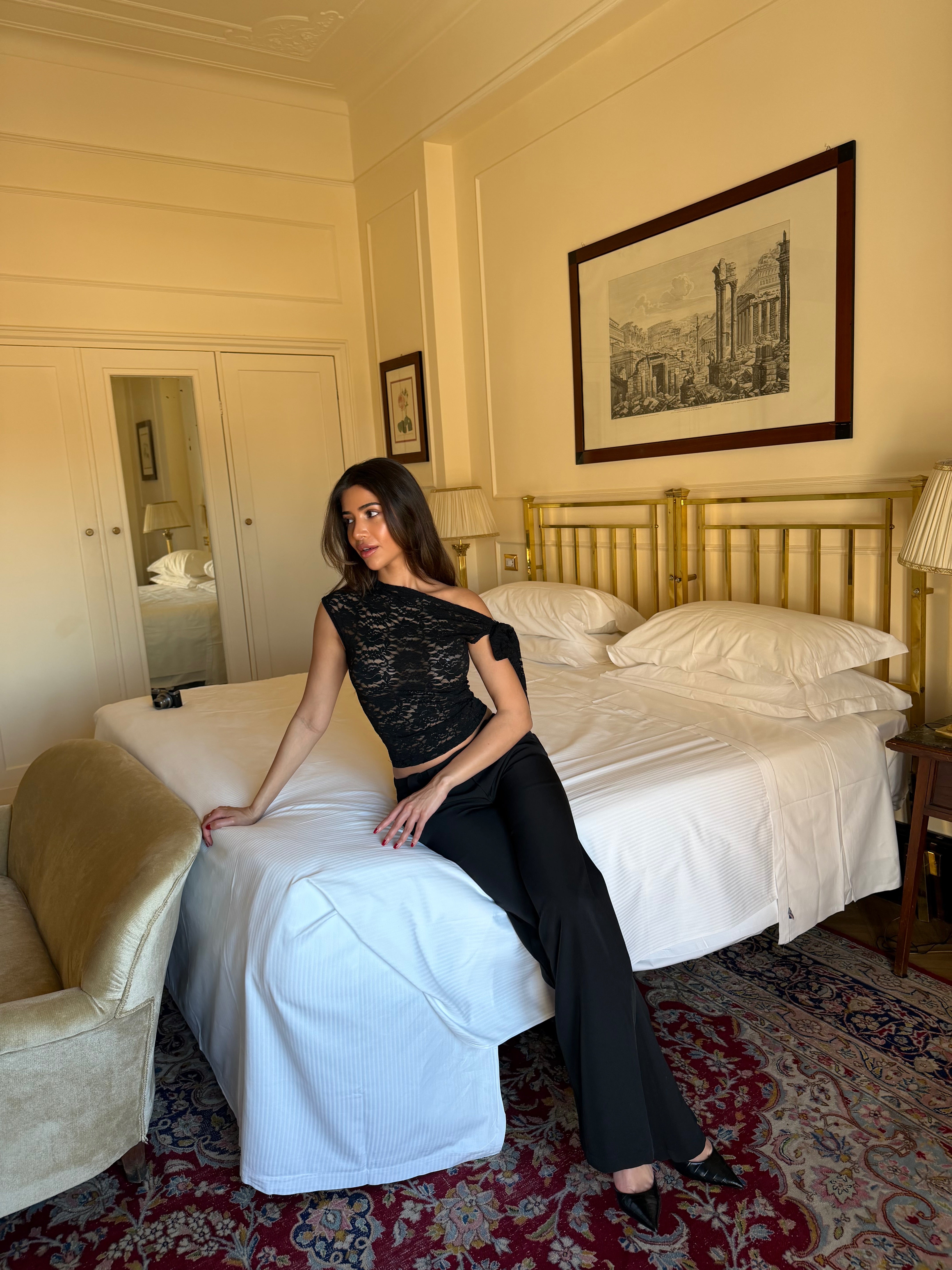 Noa lace top - sort (forudbestilling)